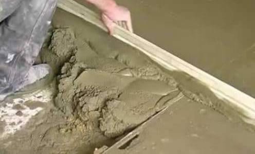 Следующий шаг - это стяжка пола